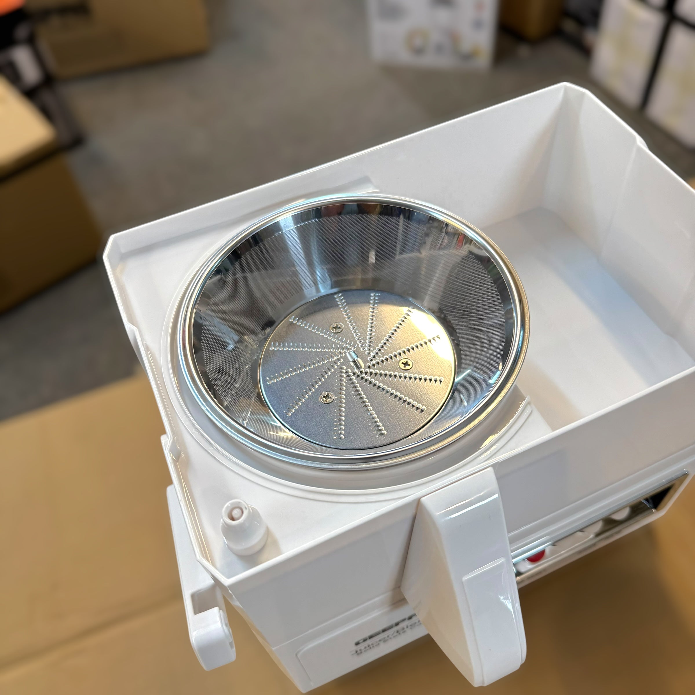 Geepas Powerful Versatile Juicer